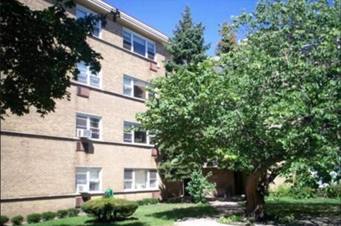 Fitch Apartments in Chicago, IL - Building Photo