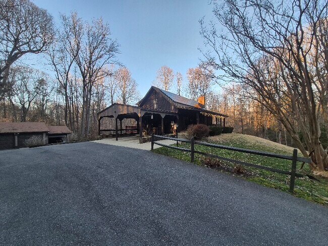 3550 Holderness Ln in Chesapeake Beach, MD - Foto de edificio - Building Photo