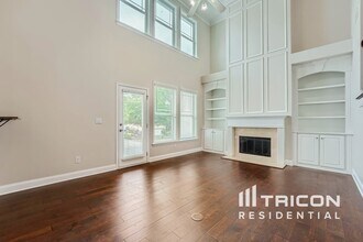 3819 Stagecoach Ln in Cumming, GA - Foto de edificio - Building Photo