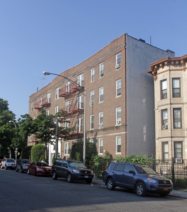Crescent Arms in Brooklyn, NY - Foto de edificio - Building Photo