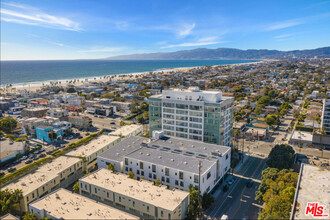 3119 Vía Dolce in Marina Del Rey, CA - Building Photo - Building Photo
