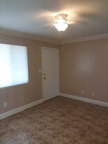 Casselman Apartments in Chula Vista, CA - Building Photo