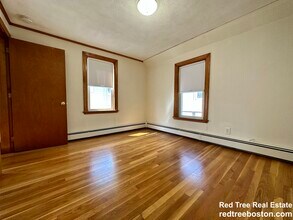 37 Cottage St, Unit 1 in Watertown, MA - Building Photo - Building Photo