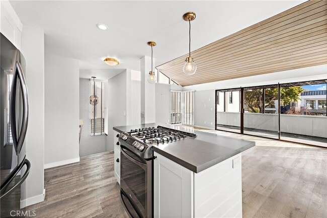 421 Orchid Ave, Unit 608 in Newport Beach, CA - Building Photo - Building Photo