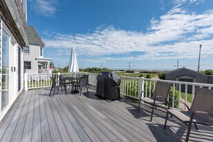 1497 Ocean Blvd in Rye, NH - Building Photo