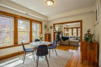 2201 N Campbell Ave, Unit 2 in Chicago, IL - Building Photo - Building Photo