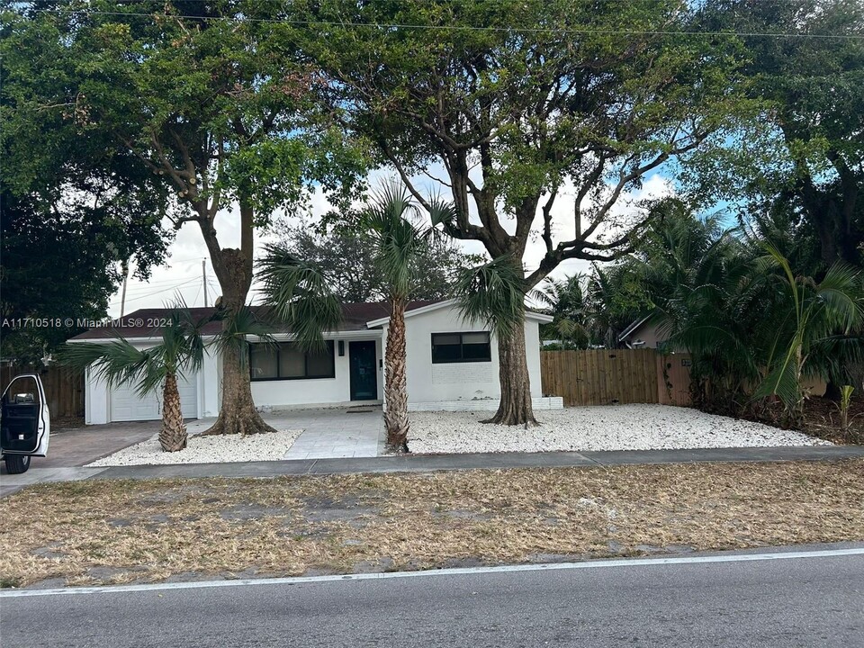 3193 Taft St in Hollywood, FL - Building Photo