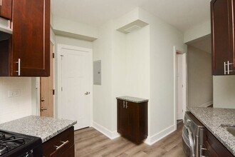 730 St Johns Ave in Highland Park, IL - Building Photo - Building Photo