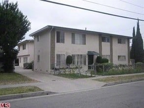 326 E Hardy St in Inglewood, CA - Building Photo - Building Photo