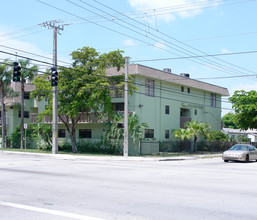 13090 NE 6th Ave in North Miami, FL - Building Photo - Building Photo