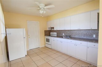 3400 SW 17th St-Unit -3400 in Miami, FL - Foto de edificio - Building Photo