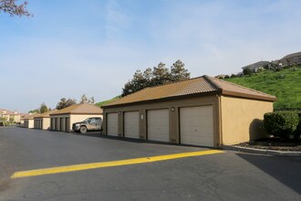 Oak Hills Apartments in Pittsburg, CA - Foto de edificio - Building Photo