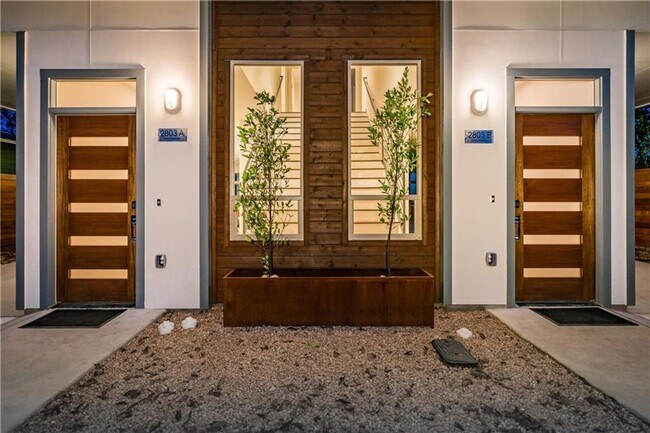 2803 Crest Ave in Austin, TX - Building Photo - Building Photo
