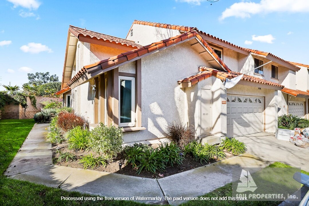 20981 Coastview Ln in Huntington Beach, CA - Foto de edificio