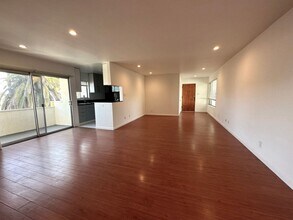SM in Los Angeles, CA - Building Photo - Interior Photo