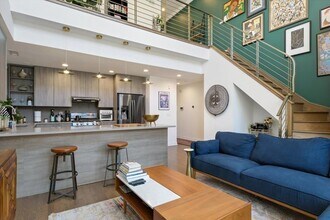 2027 W Race Ave, Unit 002W in Chicago, IL - Building Photo - Building Photo