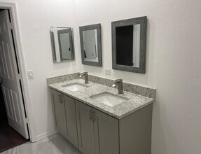 2030 Island Walk Dr in Orlando, FL - Building Photo - Building Photo