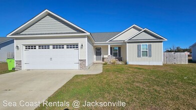 314 Bubbling Brook Ln in Jacksonville, NC - Foto de edificio - Building Photo