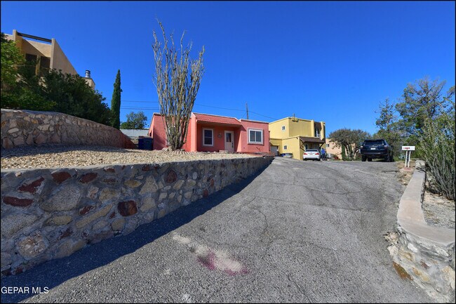 3609 Okeefe Dr in El Paso, TX - Building Photo - Building Photo