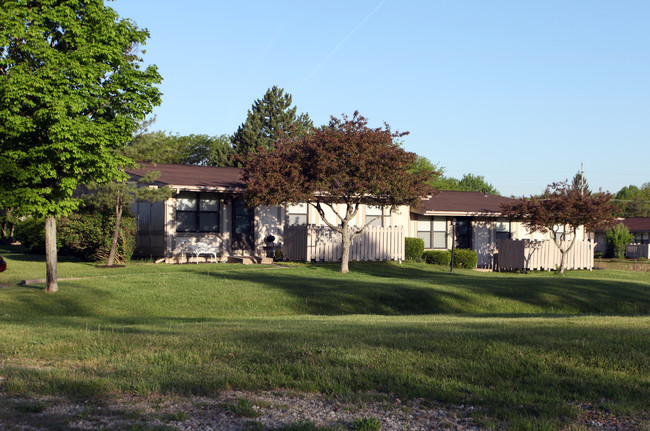 Springwood Apartments in Austintown, OH - Building Photo - Building Photo