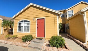 825 Washington Palm Loop in Davenport, FL - Building Photo