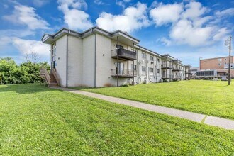 550 B E Bledsoe St in Gallatin, TN - Foto de edificio - Building Photo