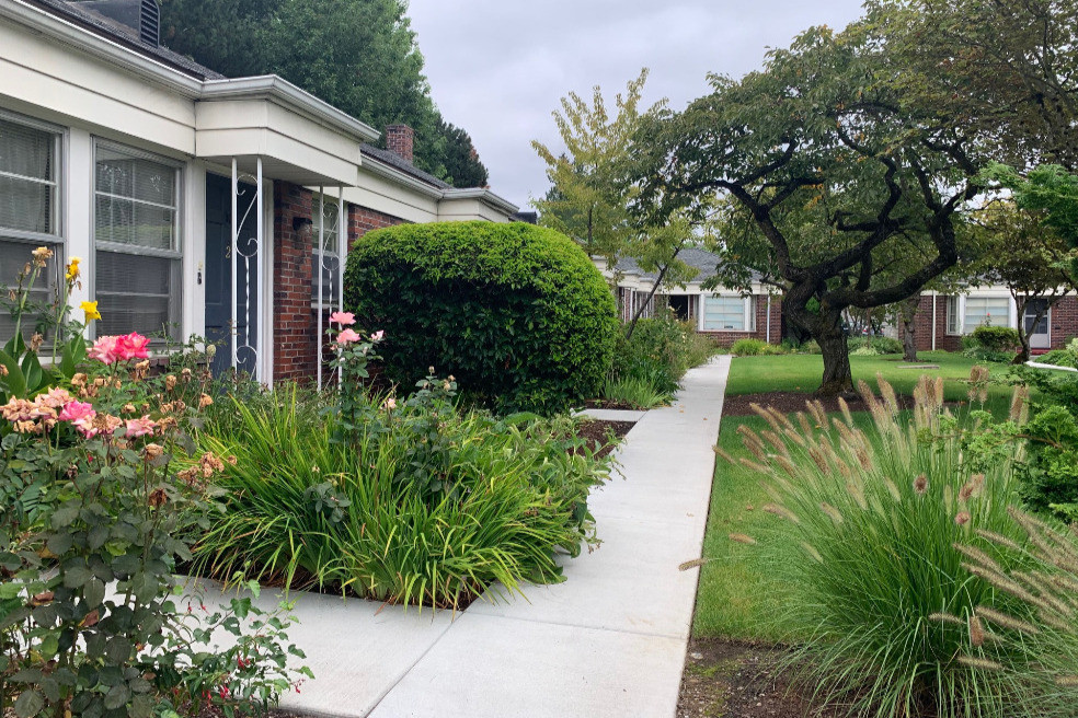 Paradise Villa in Portland, OR - Building Photo