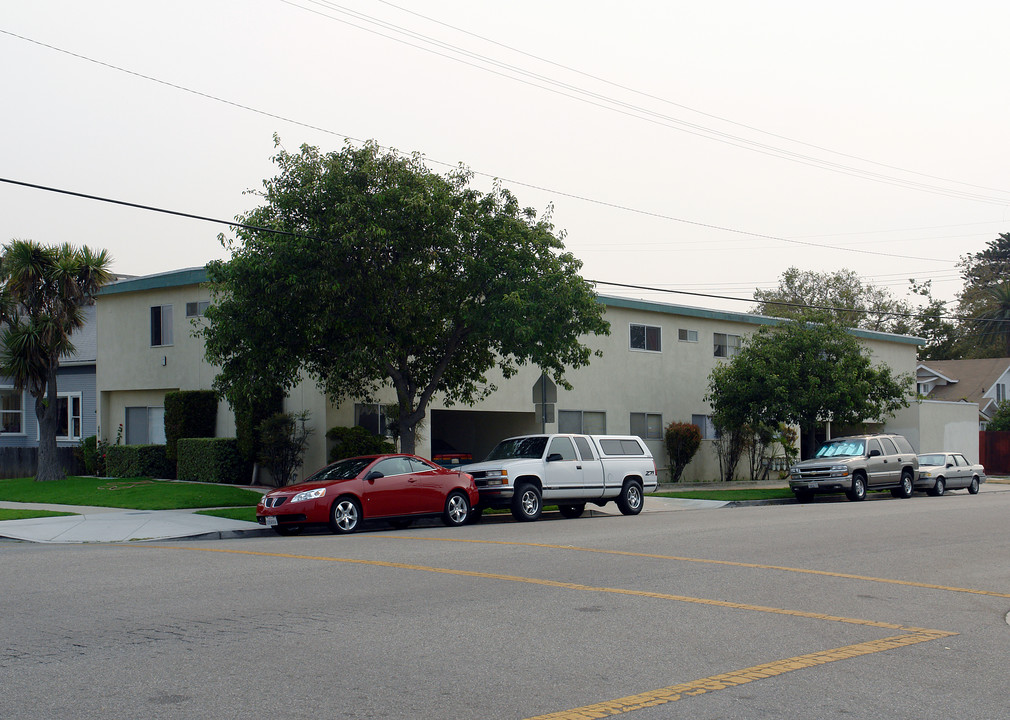 401 S E St in Oxnard, CA - Foto de edificio