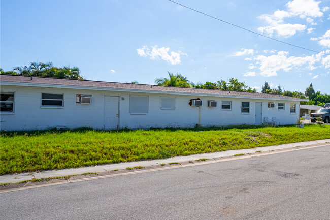 154 Johnson Ave in Cape Canaveral, FL - Building Photo - Building Photo