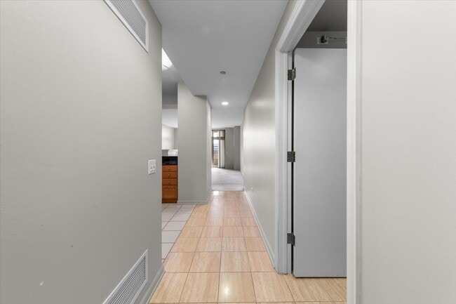 530 N Lake Shore Dr in Chicago, IL - Building Photo - Building Photo