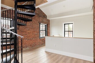 58 State St in Newburyport, MA - Building Photo - Building Photo