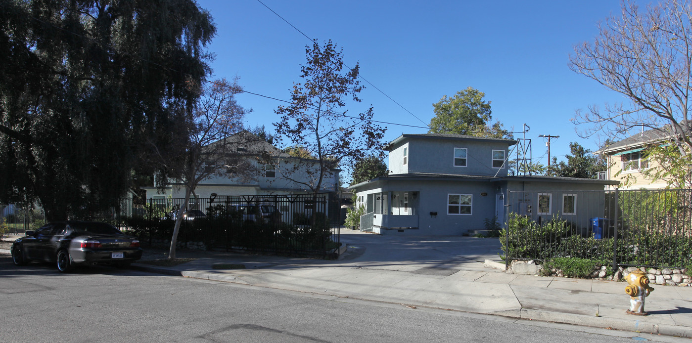 6027-6043 Hayes Ave in Los Angeles, CA - Building Photo