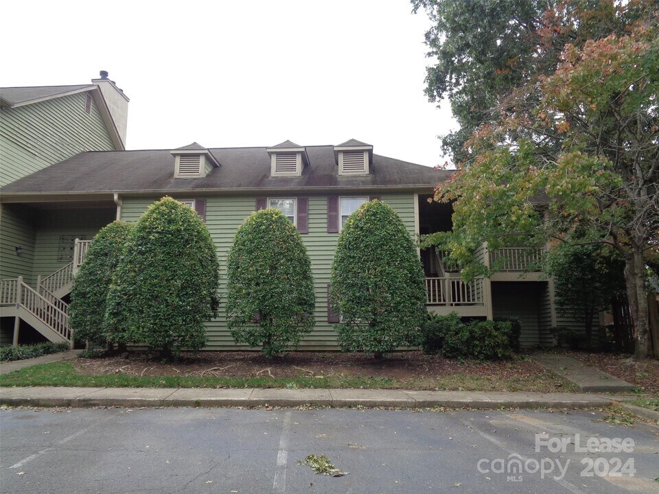 762 Marsh Rd in Charlotte, NC - Building Photo