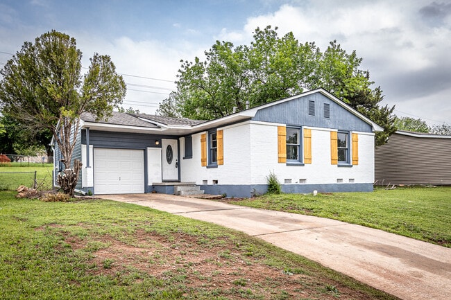 2411 NW 35th St in Lawton, OK - Building Photo - Building Photo