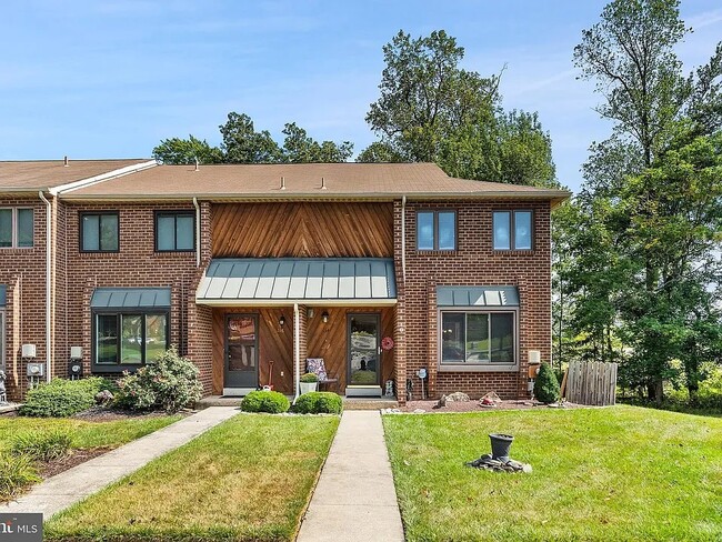 property at 114 Neyland Ct