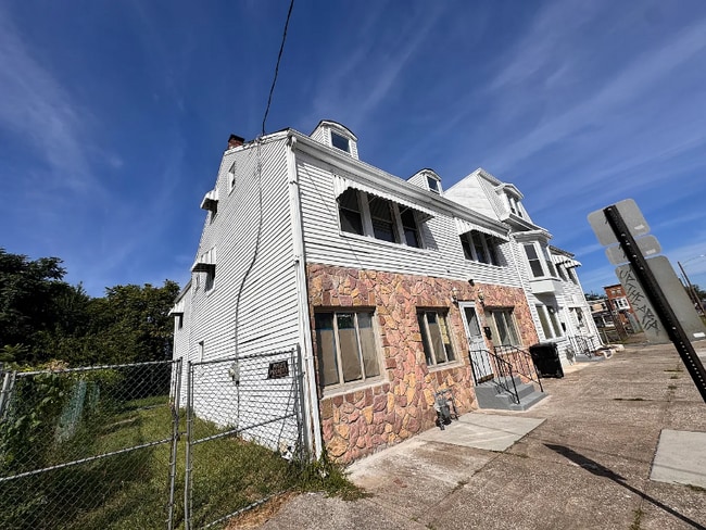 property at 1716 N 6th St