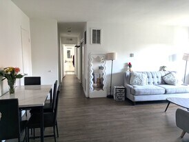 1533 Hi Point St in Los Angeles, CA - Building Photo