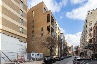 397 W 12th St in New York, NY - Building Photo - Building Photo
