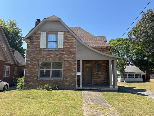 property at 409 S 17th St