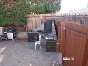 2027 Thomas Ave, Unit Thomas in San Diego, CA - Foto de edificio - Building Photo