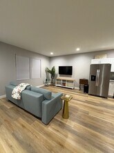 415 Dequincy St, Unit A in Indianapolis, IN - Building Photo - Building Photo