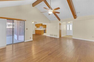 6300 Aires Dr in Arlington, TX - Building Photo - Building Photo