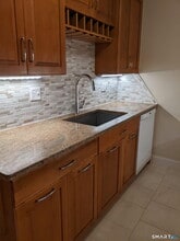 95 -2B Woodsedge Dr in Newington, CT - Building Photo - Building Photo