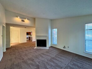 4307 Lakeshore Villa Dr in Waco, TX - Building Photo - Building Photo