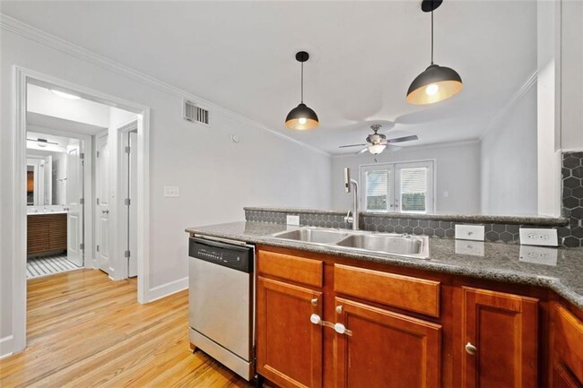 48 Peachtree Ave NE in Atlanta, GA - Foto de edificio - Building Photo