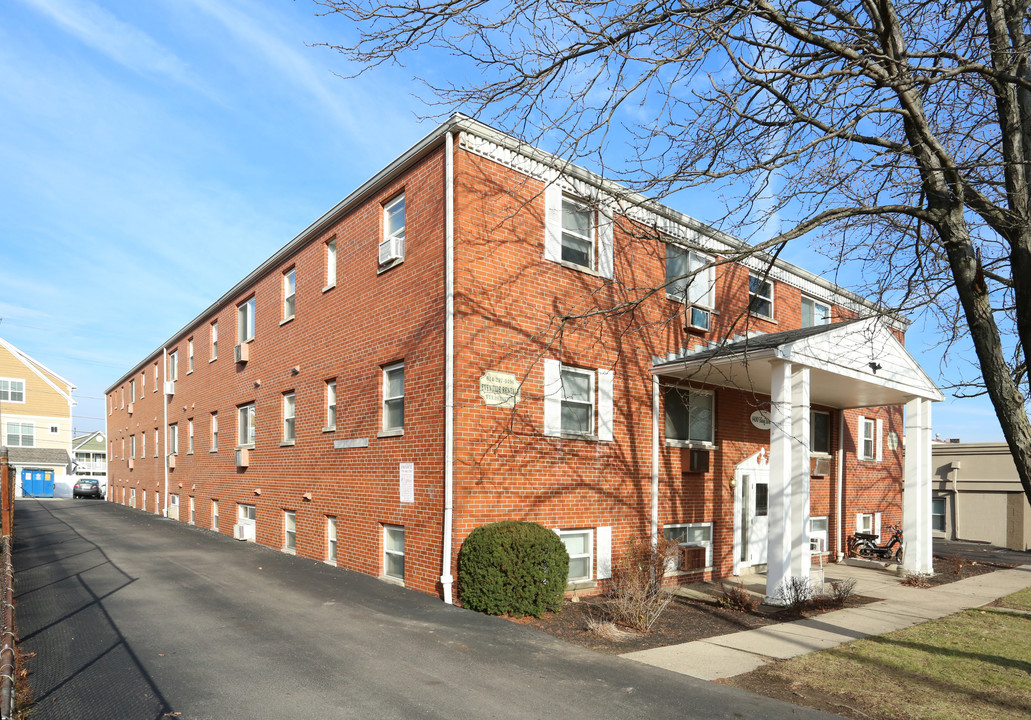 1400 King Ave in Columbus, OH - Foto de edificio