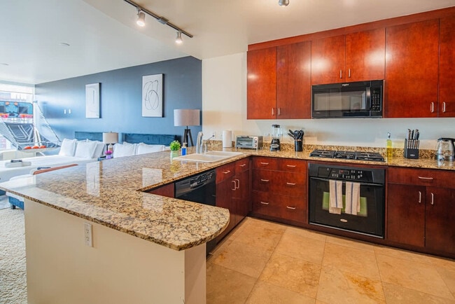 44 W Monroe St in Phoenix, AZ - Building Photo - Building Photo