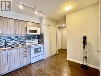 30-2430 Meadowglen Pl in Toronto, ON - Building Photo - Building Photo