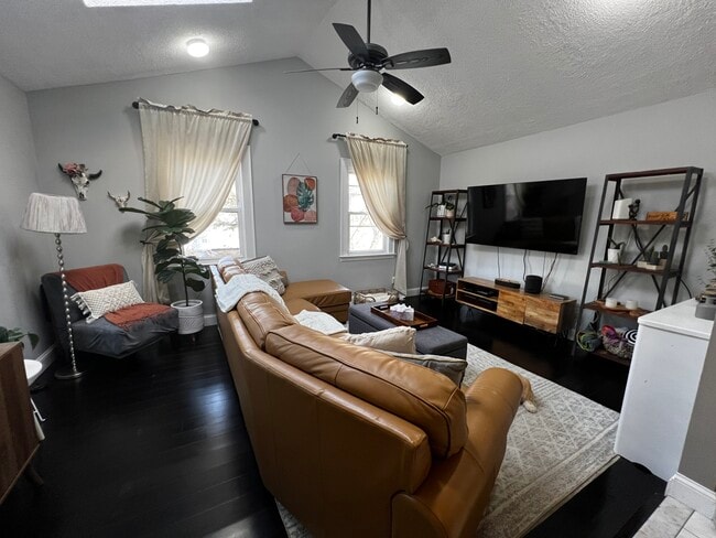 81 Morton Ave, Unit 2