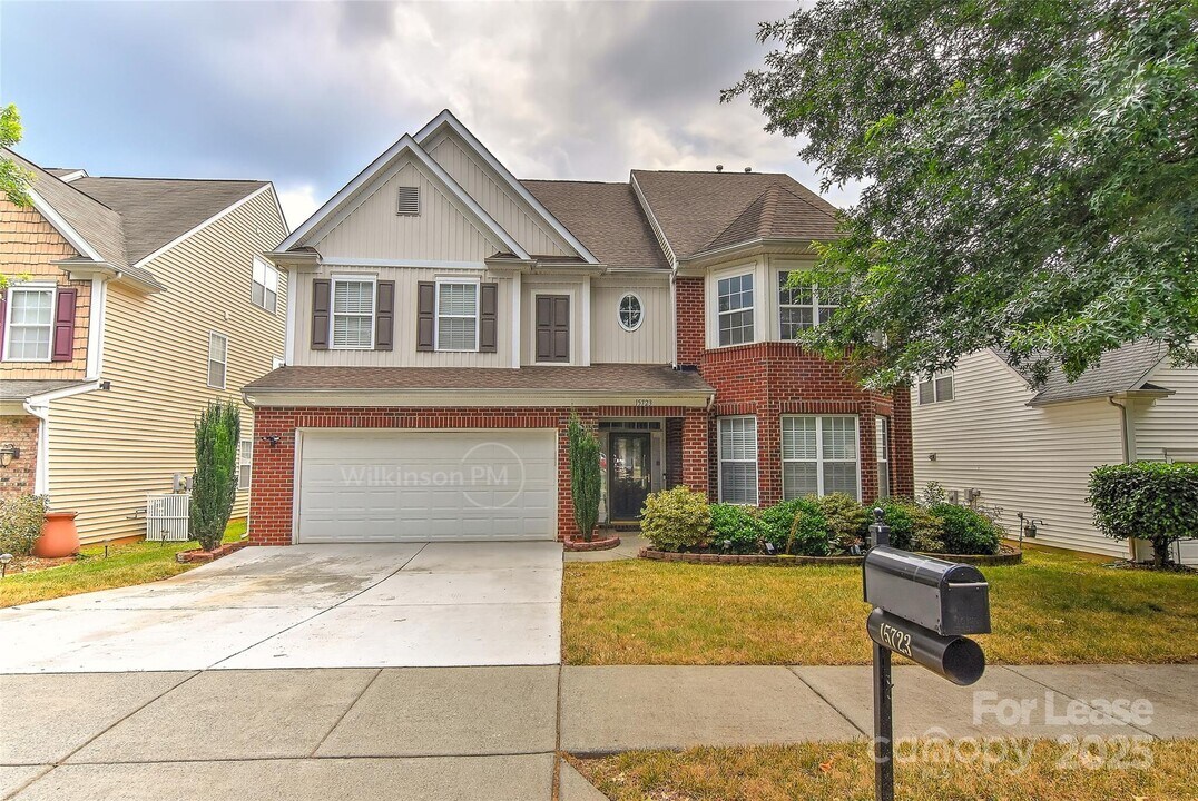 15723 Wood Duck Crossing Dr in Charlotte, NC - Building Photo